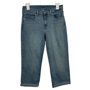 Levi’s Mid Rise Medium Wash Cropped Jeans
